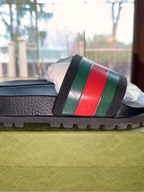 Gucci Branded Green Folder with White Receipt